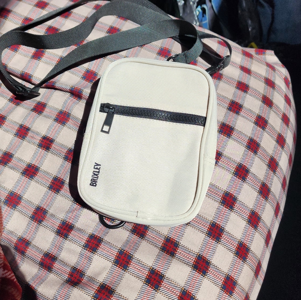 BRIXLEY CROSSBODY